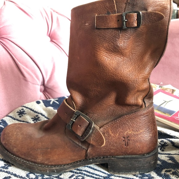 Distressed Frye leather motorcycle boots - Picture 3 of 9
